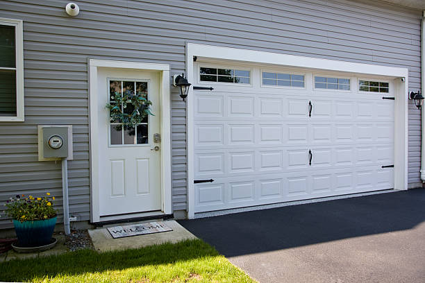 24/7 Emergency Garage Door Panel Replacement experts in Saginaw, MI